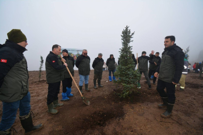 ALTIEYLÜL’DE FİDANLAR TOPRAKLA BULUŞTURULDU