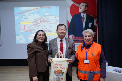 AYVALIK’TA JAPON UZMAN DEPREM UYARISI YAPTI