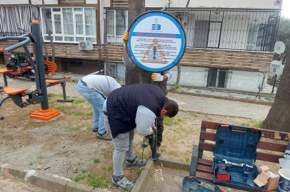 EDREMİT’TE PARKLARA SPOR ALETLERİ KURULUYOR