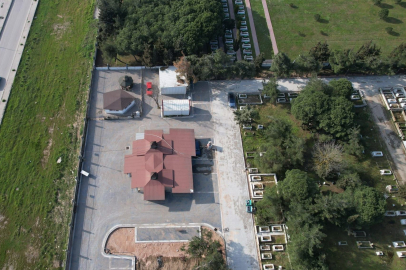 BANDIRMA’DA MEZARLIKLARDA YENİLEME ÇALIŞMALARI SÜRÜYOR