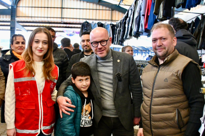 CHP HEYETİ ALTIEYLÜL’DE PAZAR ESNAFIYLA BULUŞTU