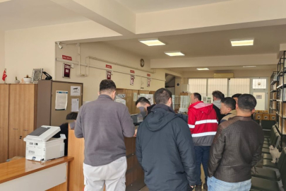 APP PLAKADA SON GÜN UZUN KUYRUKLAR OLUŞTU