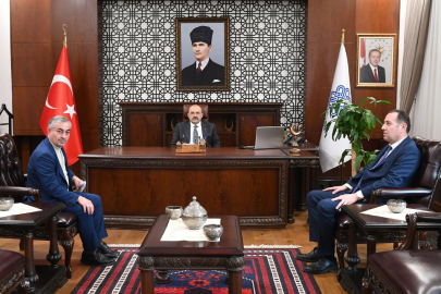 MANYAS’IN PROJELERİ VALİLİKTE GÖRÜŞÜLDÜ