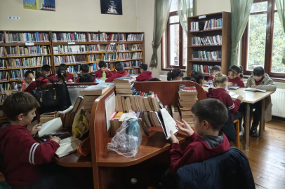 BANDIRMA HALK KÜTÜPHANESİ’NE YOĞUN İLGİ