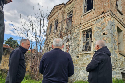 İL MİLLİ EĞİTİM MÜDÜRÜ’NDEN EDREMİT’TE TARİHİ OKULDA İNCELEME