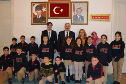 ERDEK’TE ÖĞRENCİLER YEREL YÖNETİMLERİ TANIDI