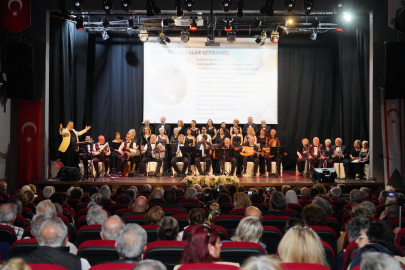 AYVALIK’TA TÜRK SANAT MÜZİĞİ GECESİ BEĞENİ TOPLADI