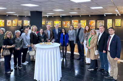 “DÜŞLERİN YOLCULUĞU” SERGİSİ BANDIRMA’DA KAPILARINI AÇTI