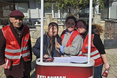 CHP BANDIRMA’DAN PERŞEMBE PAZARI’NDA ÜYE KAYIT STANDI