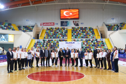 FLOOR CURLİNG’DE KIYASIYA MÜCADELE BAŞLADI