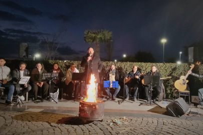 AŞIK VEYSEL, BANDIRMA’DA TÜRKÜLERLE ANILDI