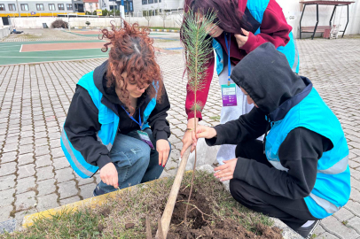 KYK BANDIRMA KIZ YURDU’NDA ÖĞRENCİLERDEN YEŞİL DOKUNUŞ