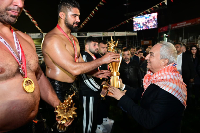 ENES DOĞAN KEPEZ’DE BAŞPEHLİVAN OLDU