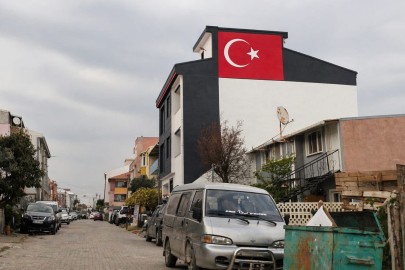 DEV TÜRK BAYRAĞI YÜREKLERİ ISITTI