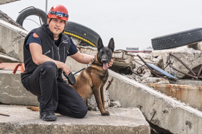 İzmir'de Momo enkaz için eğitiliyor