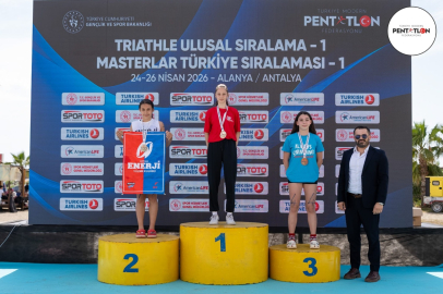 BANDIRMALI SPORCULAR TRİATHLE SEÇMELERİNDE GÖZ DOLDURDU