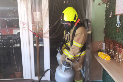 ERDEK’TE İŞ YERİ YANGINI PANİĞE NEDEN OLDU