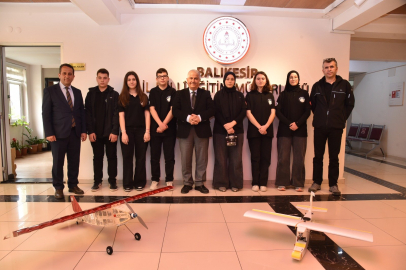 EDREMİTLİ ÖĞRENCİLER MEB ROBOT YARIŞMASI FİNALİNDE BALIKESİR’İ TEMSİL EDECEK