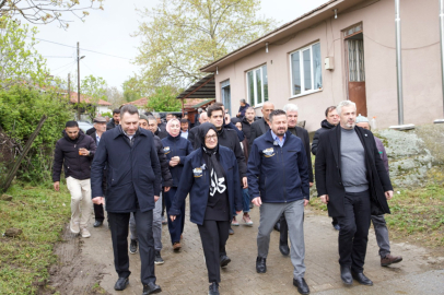 MİLLETVEKİLİ UYGUR KARESİ’DE VATANDAŞLARLA BULUŞTU