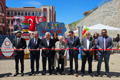 BİLİM FUARINDA ÖĞRENCİLERDEN DİKKAT ÇEKEN PROJELER