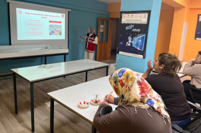 AİLELERE YÖNELİK EĞİTİMDE DOĞRU EBEVEYNLİK ANLATILDI