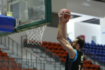 BANDIRMA BORDO BASKETBOL YARI FİNALE ÇIKIYOR