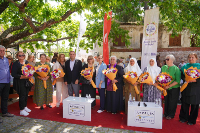 ANNELER GÜNÜ’NDE SREBRENİTSA ANNELERİ YAŞADIKLARI ACILARI ANLATTI
