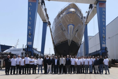Trabzon Tersanesi’nden Dev Adım: Orion One Süper Yatı Başarıyla Suya İndirildi