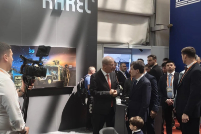 Romanya Cumhurbaşkanı Dan, Karel’in Yeni Nesil İletişim Teknolojilerini İnceledi