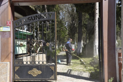 DURSUNBEY MEZARLIĞI BAYRAMA HAZIRLANDI