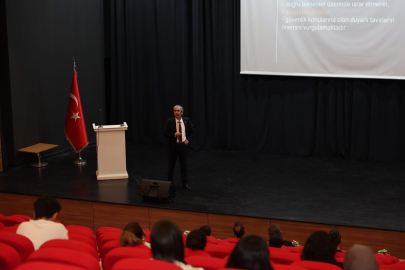 MÜHENDİSLİK ÖĞRENCİLERİNE ETİK VE HUKUK ANLATILDI