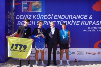 AYVALIK’TA DENİZ KÜREĞİ HEYECANI