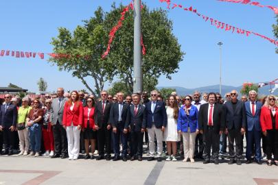 BANDIRMA’DA 19 MAYIS ALTERNATİF ÇELENK TÖRENİ