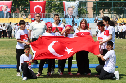 ERDEK’TE 19 MAYIS COŞKUSU STADI DOLDURDU