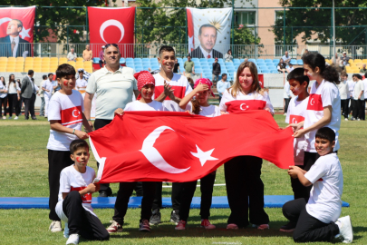 ERDEK’TE 19 MAYIS COŞKUSU STADI DOLDURDU