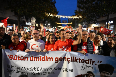 KUVAYIMİLLİYE ŞEHRİ BALIKESİR'İN SOKAKLARI DOLUP TAŞTI