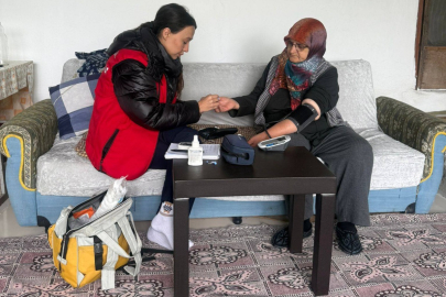 BALIKESİR BÜYÜKŞEHİR’DEN KIRSALA “YAKIN BERBER” VE EVDE BAKIM DESTEĞİ