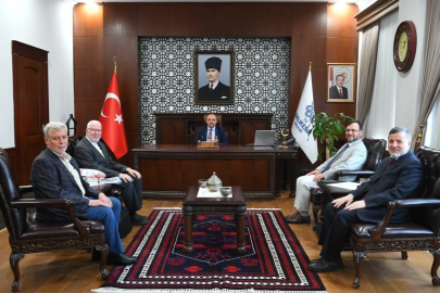 ÜNİVERSİTE CAMİİ PROJESİ VALİ USTAOĞLU'NA ANLATILDI
