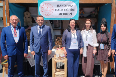 BANDIRMA’NIN EL EMEĞİ ESERLERİ BALIKESİR’DE BEĞENİ TOPLADI