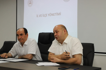 GÖNEN’DE MUHTARLAR TOPLANTISINDA SORUNLAR MASAYA YATIRILDI