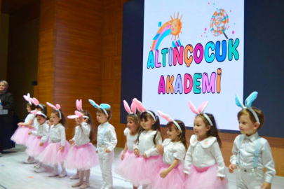 BANDIRMA’DA MİNİKLERDEN HALK OYUNLARI ŞENLİĞİ