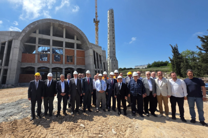 VALİ USTAOĞLU'NDAN ÜNİVERSİTE CAMİİ İNŞAATINA ZİYARET