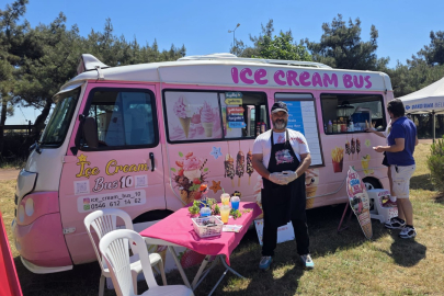 BANDIRMA'NIN PEMBE LEZZET DURAĞI "ICE CREAM BUS"