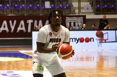 BORDO BASKETBOL’UN YILDIZ İSMİ TY GORDON TAKIMDA KALDI