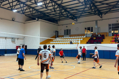 DURSUNBEY’DE VOLEYBOL HEYECANI BAŞLADI