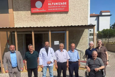 AK PARTİ BANDIRMA'DAN HUZUREVİNE BABALAR GÜNÜ ZİYARETİ