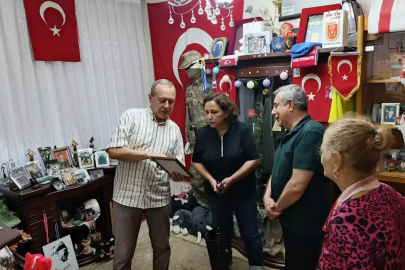AK PARTİ BANDIRMA’DAN ŞEHİT BABASINA BABALAR GÜNÜ ZİYARETİ